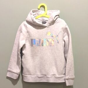 Puma kids unisex hoodie in Sz small‎ prefect for fall or winter
